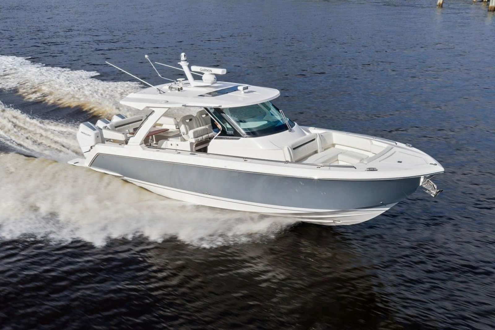 2024 Tiara Yachts 38 LS