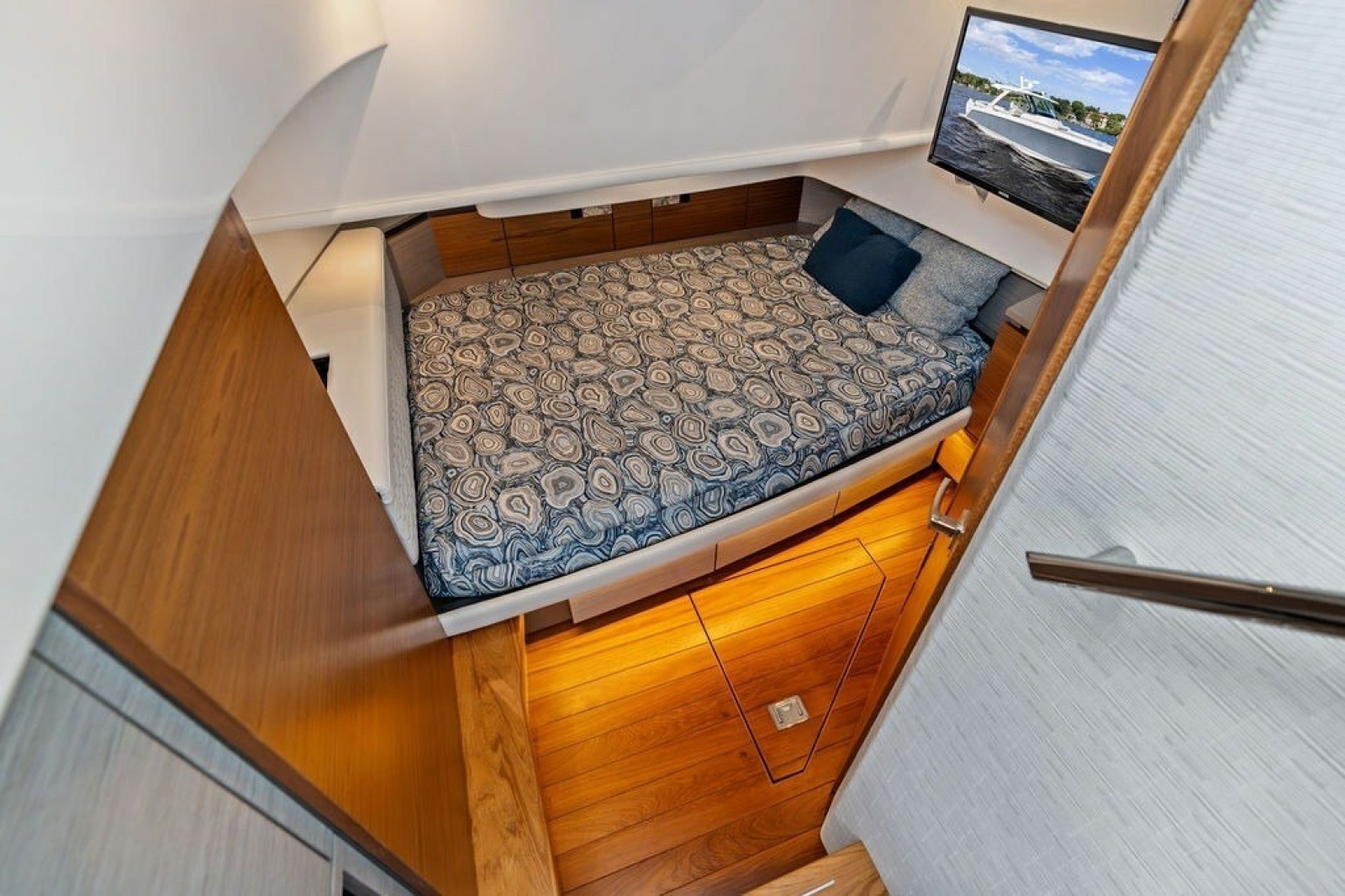 2024 Tiara Yachts 38 LS