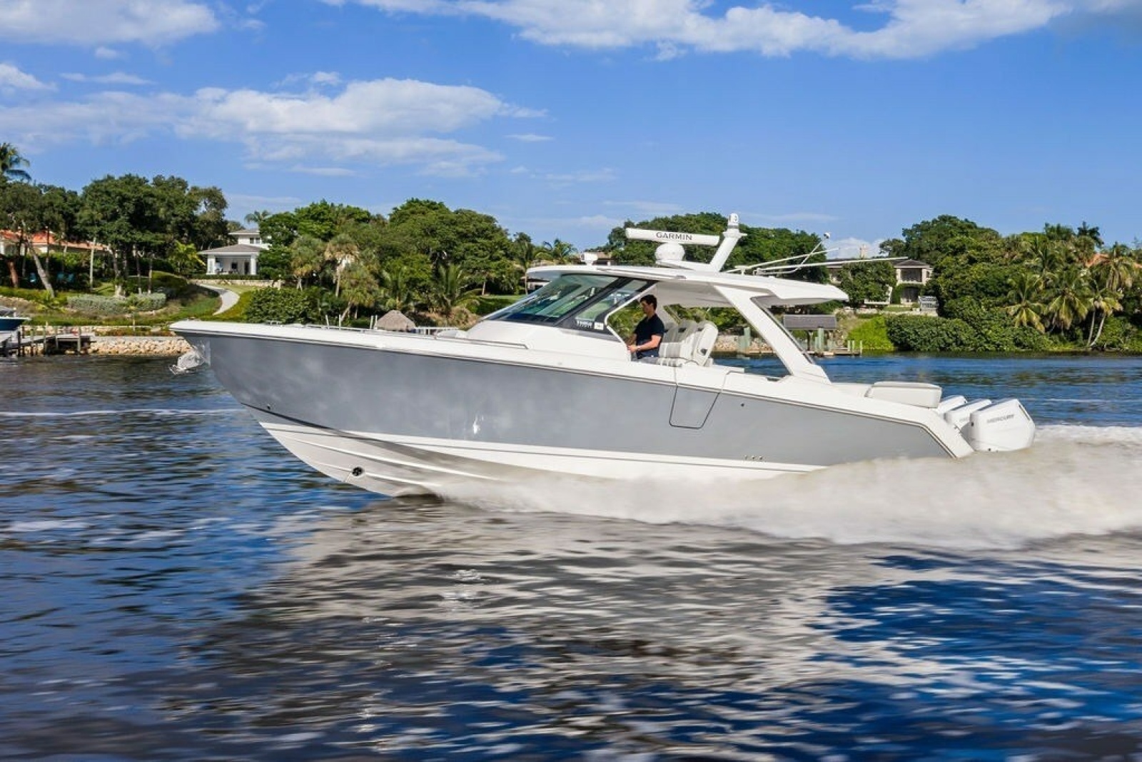 2024 Tiara Yachts 38 LS