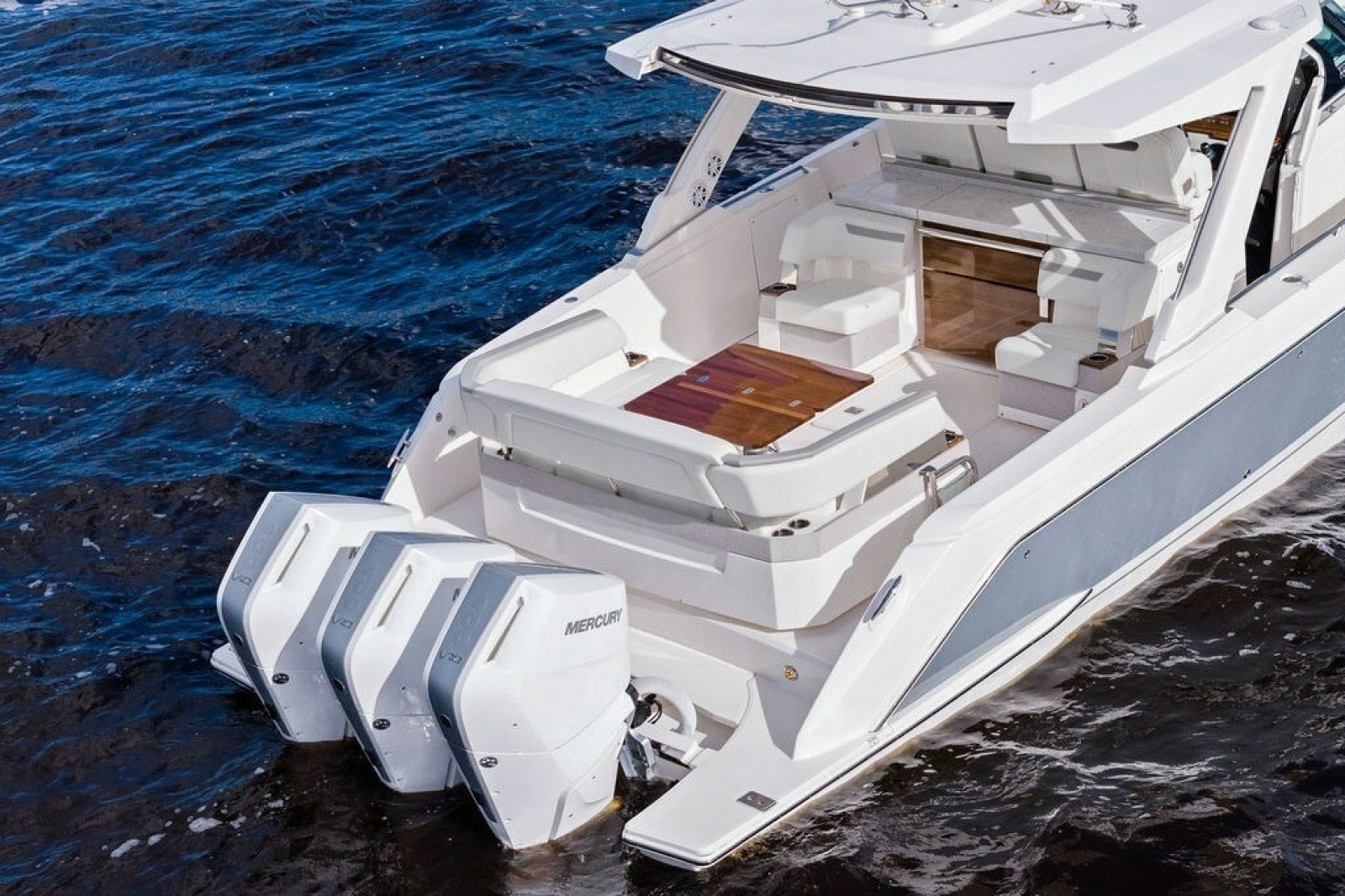 2024 Tiara Yachts 38 LS