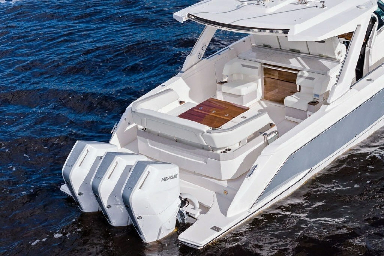 2024 Tiara Yachts 38 LS