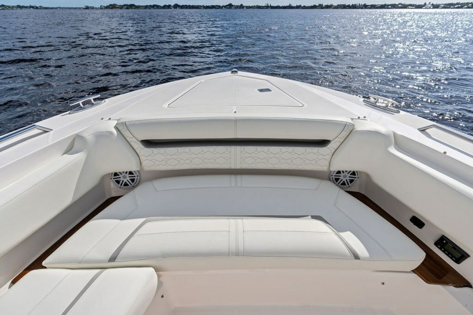 2024 Tiara Yachts 38 LS