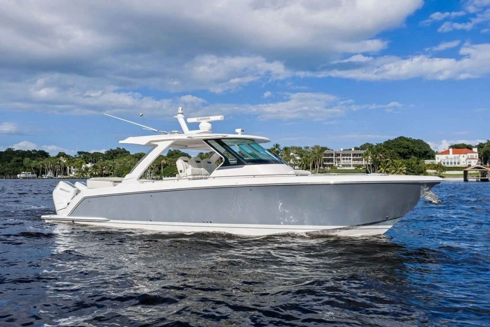 2024 Tiara Yachts 38 LS