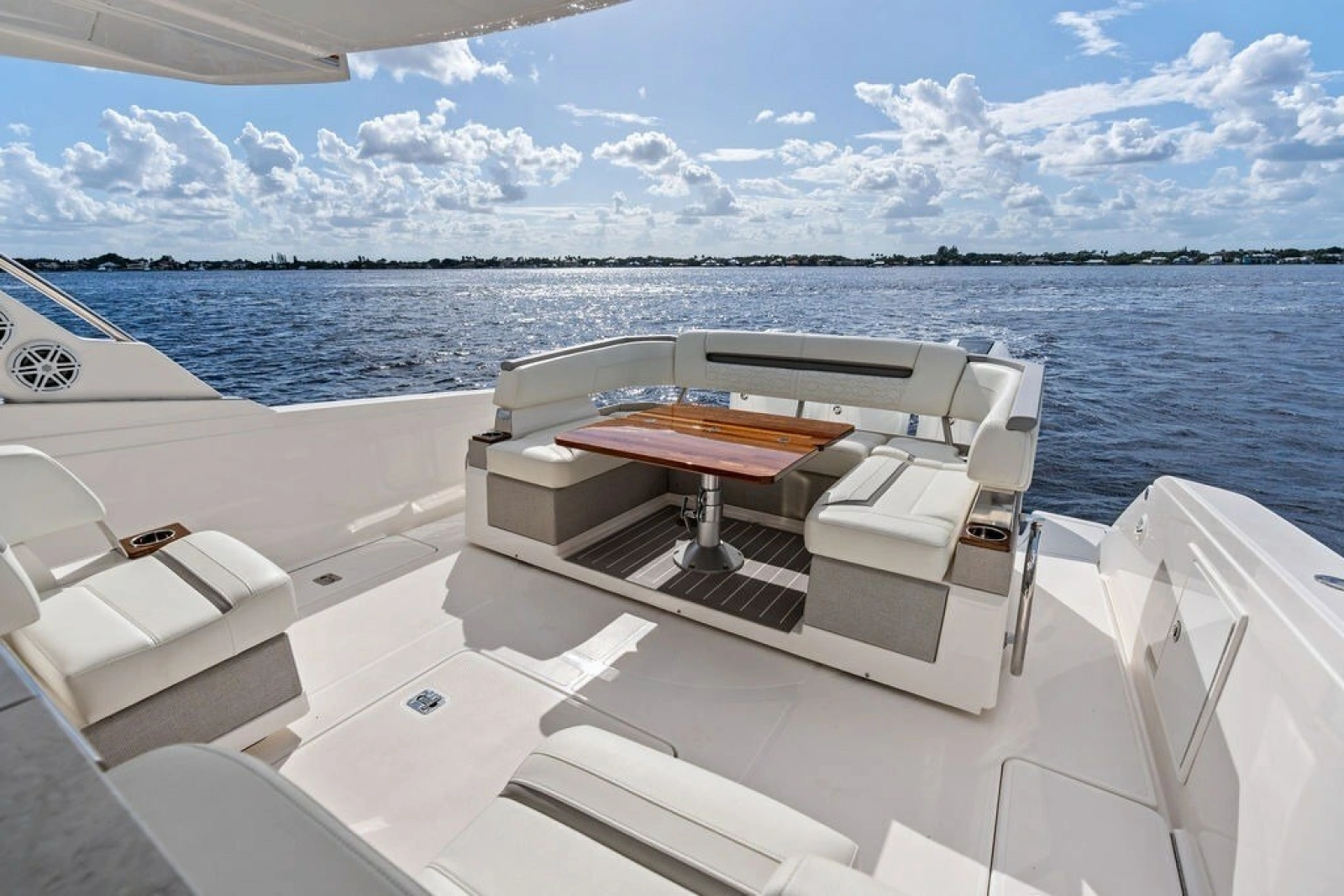 2024 Tiara Yachts 38 LS
