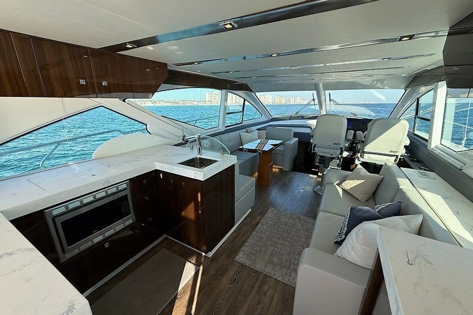 2023 Cruisers Yachts 60 Fly