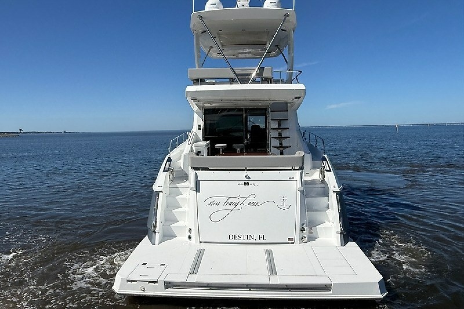 2023 Cruisers Yachts 60 Fly — Miss Tracey Lane
