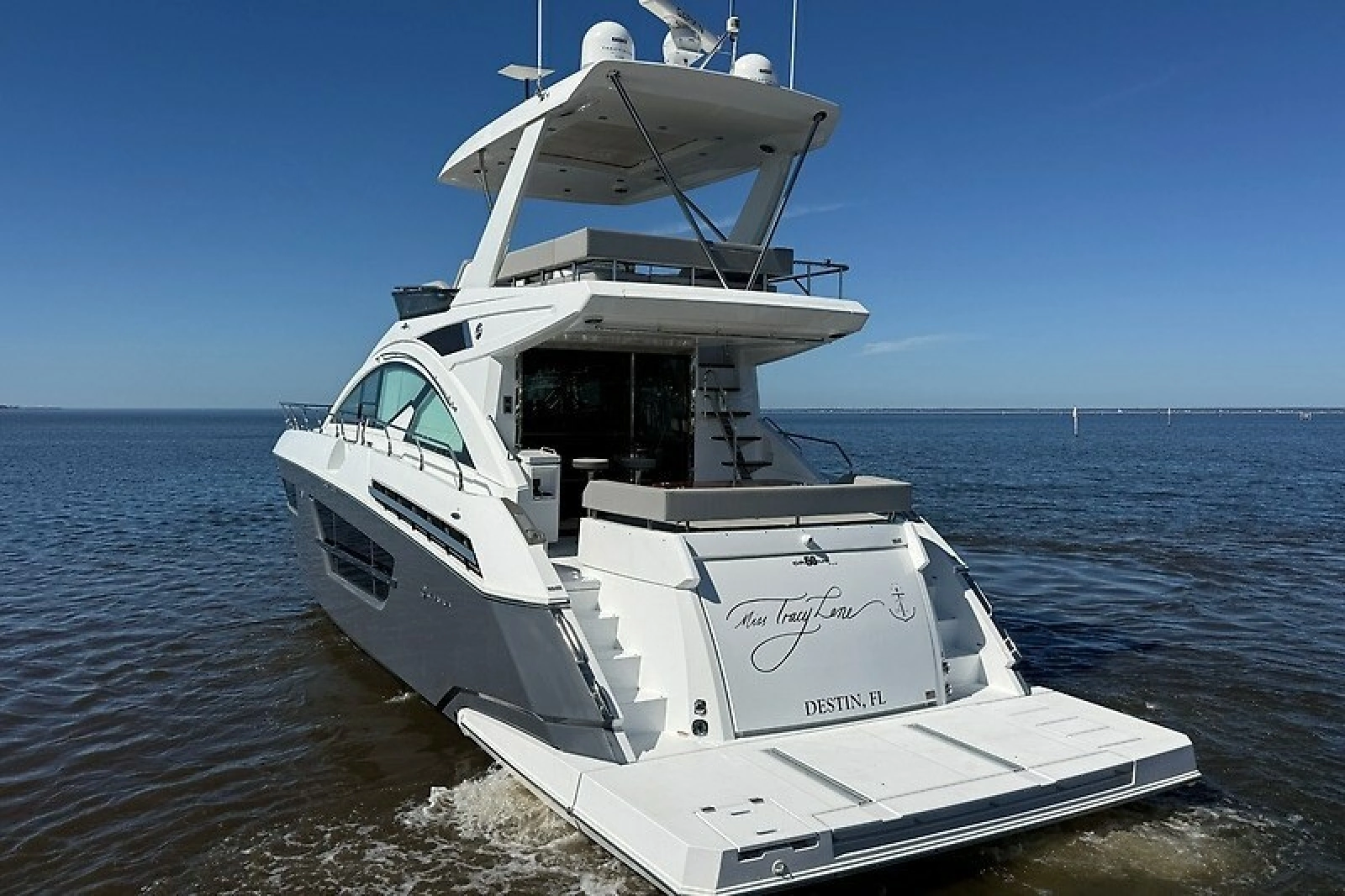 2023 Cruisers Yachts 60 Fly