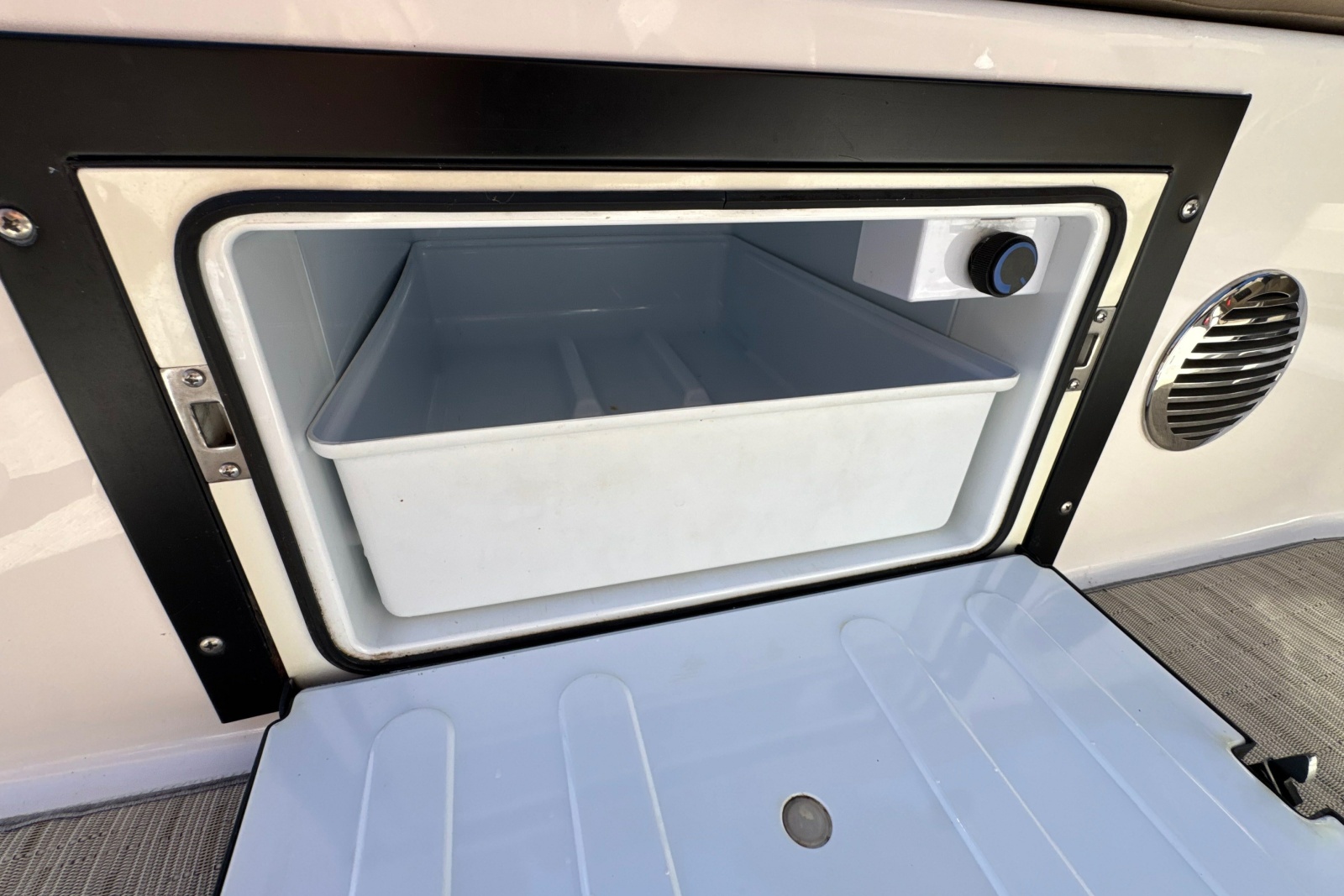 2017 Regal 28 Express — Sunshine & Whiskey