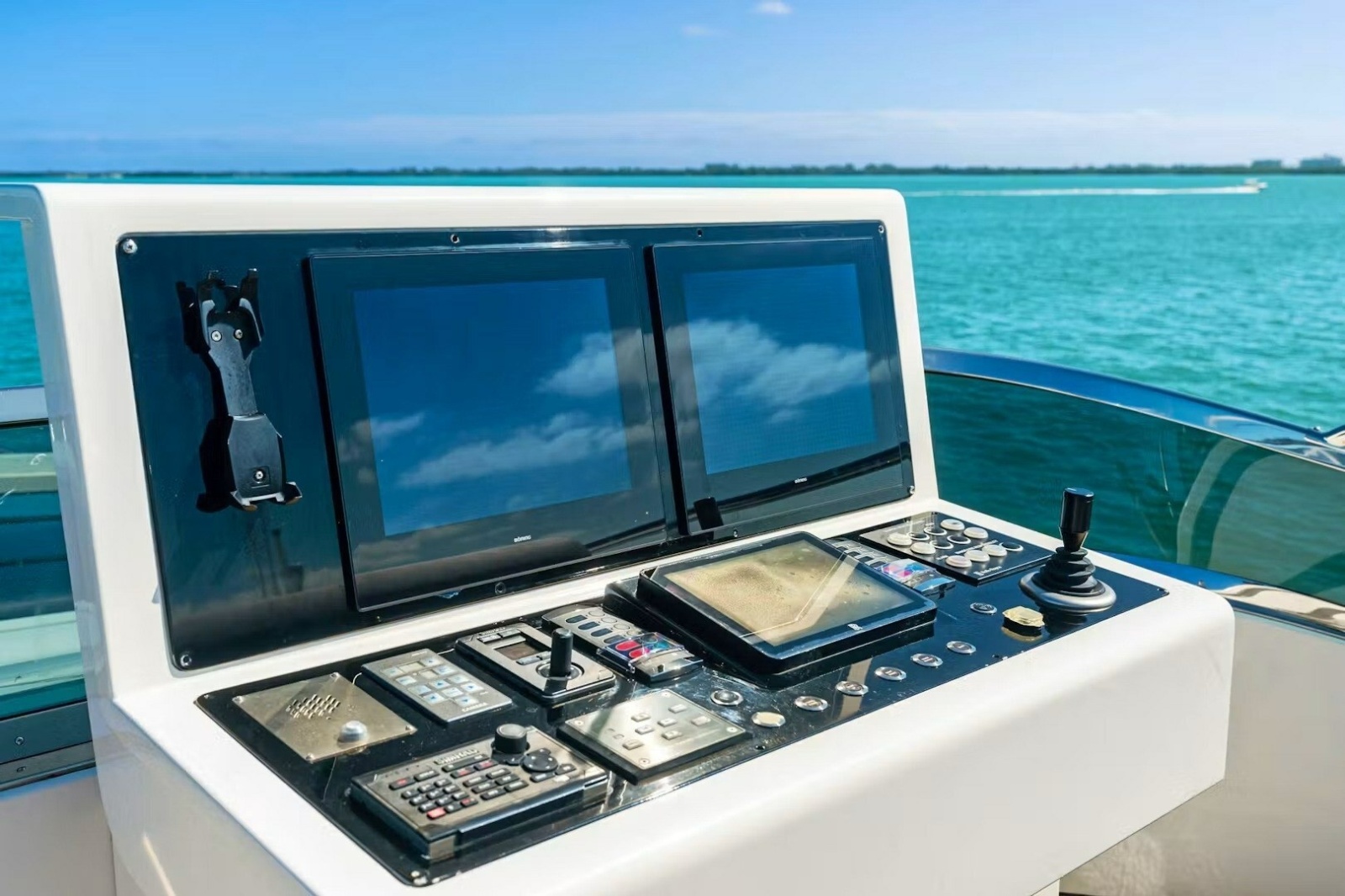 2016 Mangusta 94 — Mineless