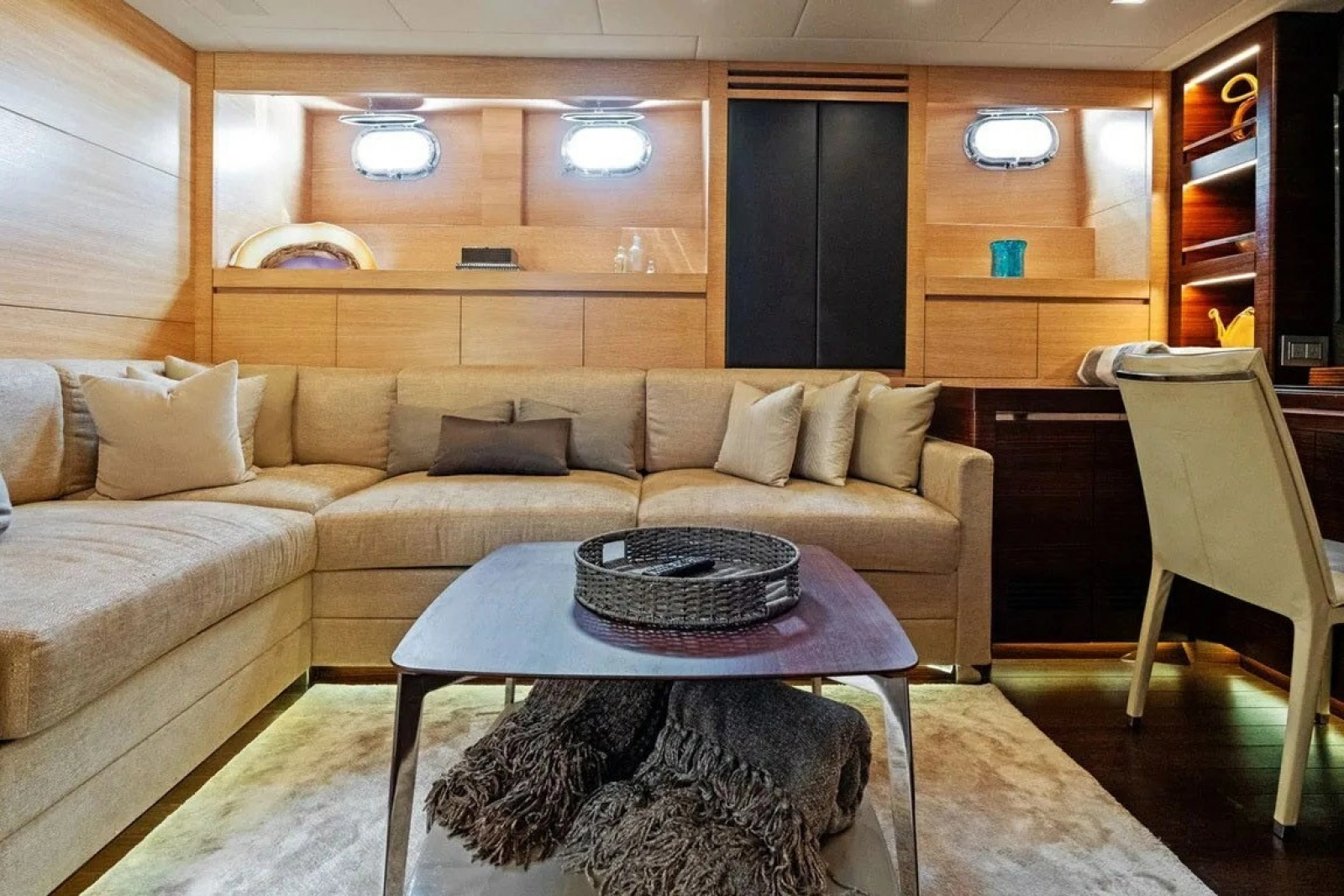 2016 Mangusta 94