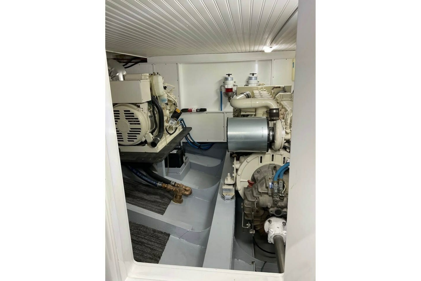 2010 Custom Thomas 50 Dutch Barge — Passage