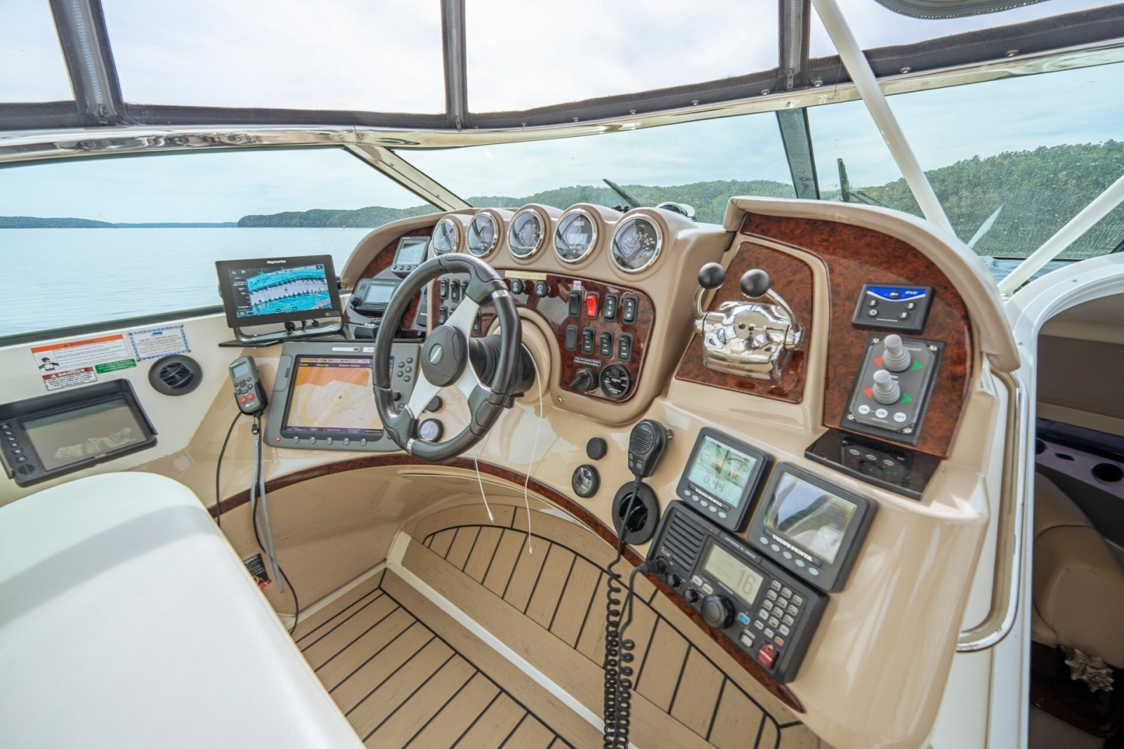 2006 Carver 56 Voyager