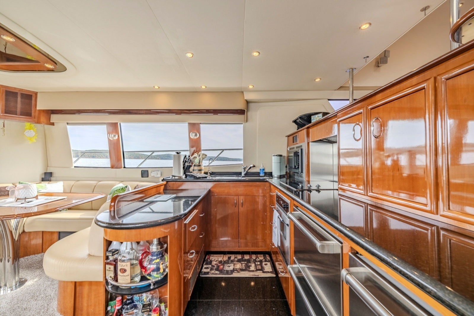 2006 Carver 56 Voyager