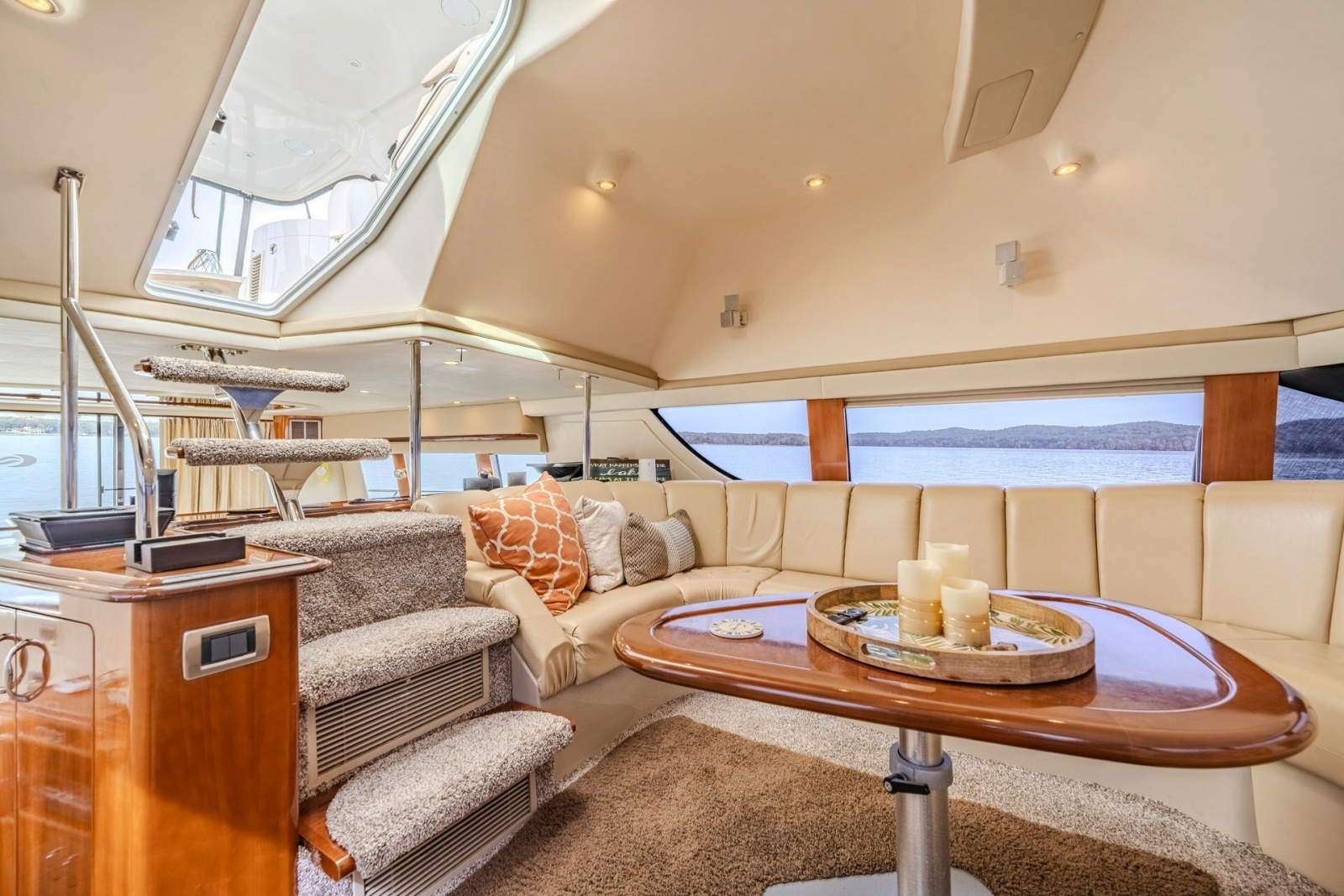 2006 Carver 56 Voyager