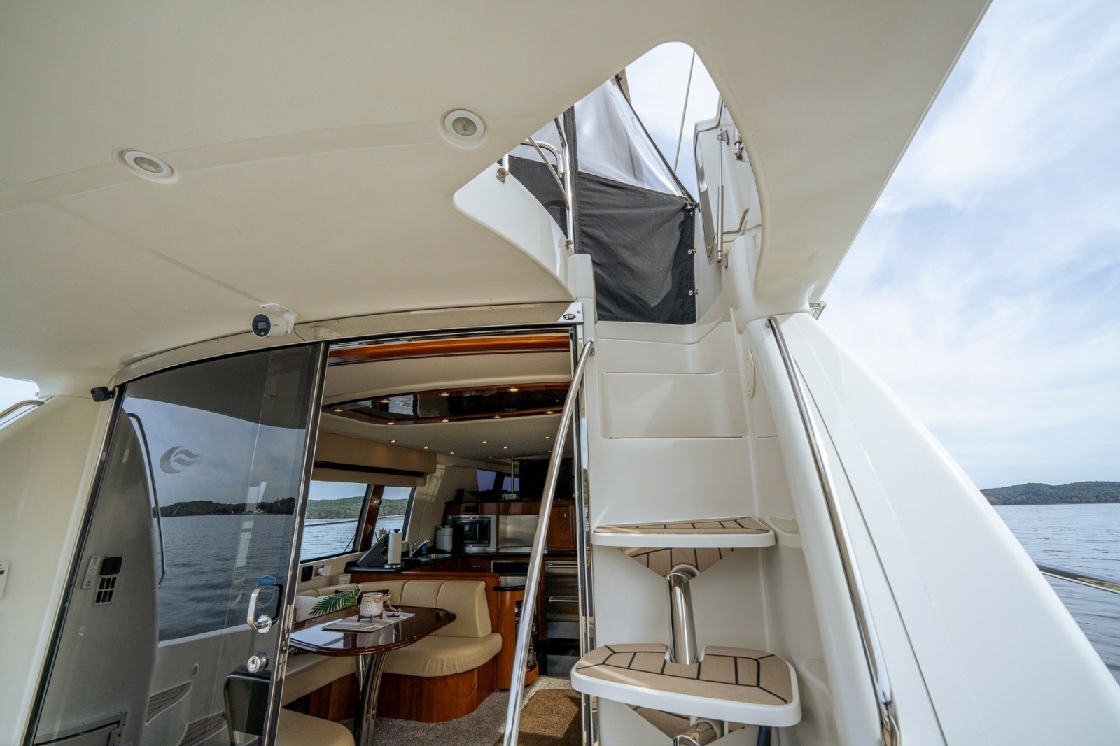 2006 Carver 56 Voyager