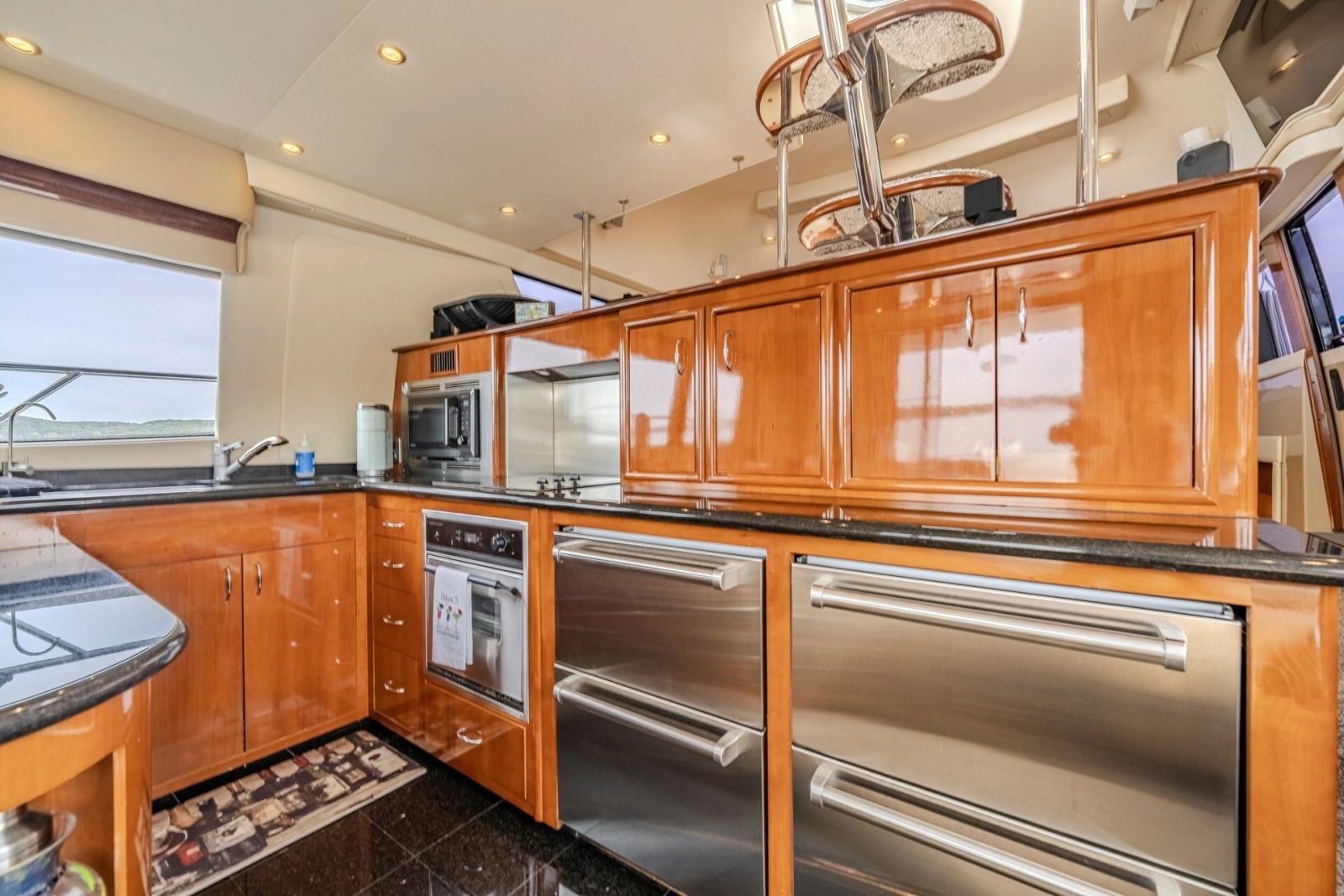 2006 Carver 56 Voyager