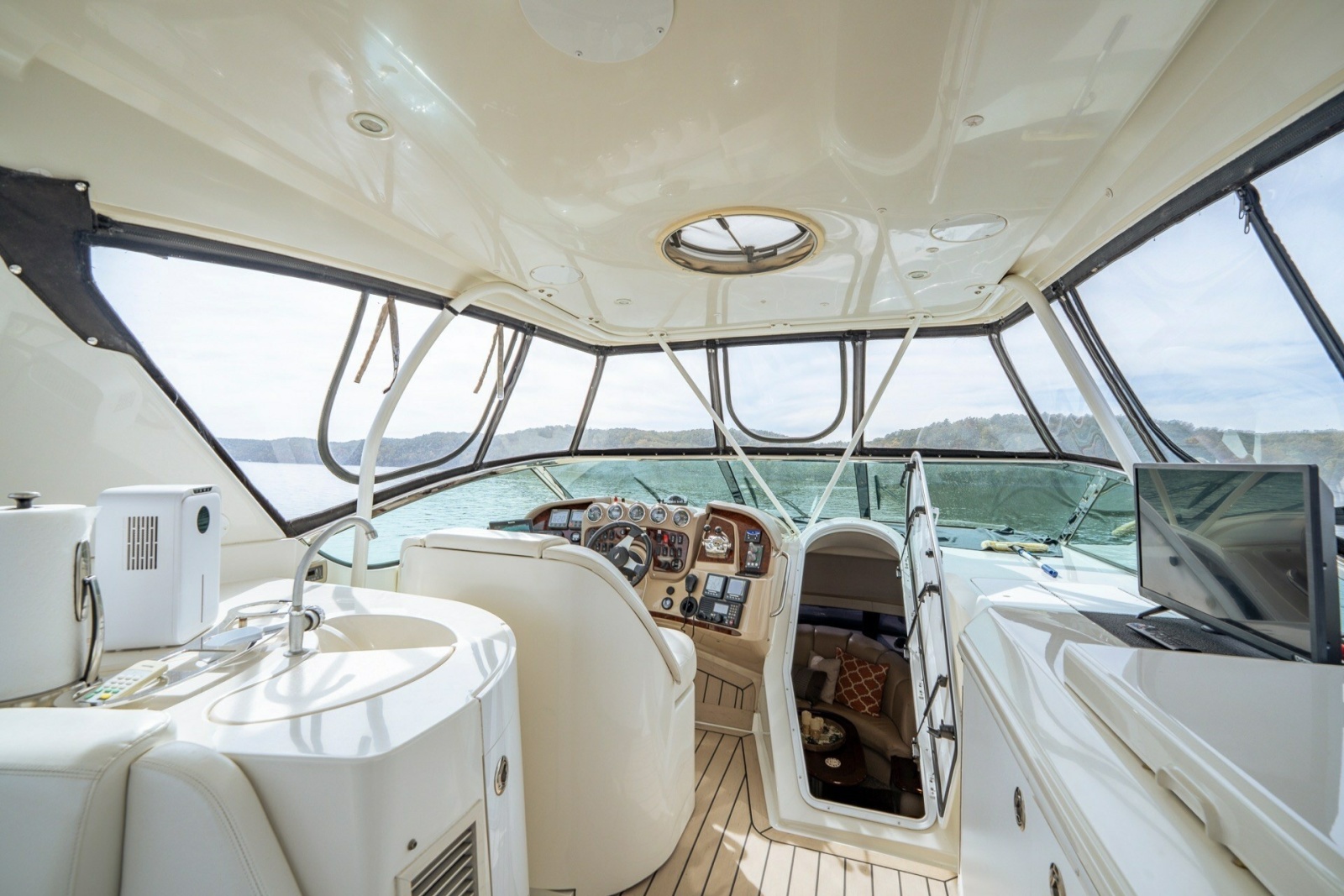 2006 Carver 56 Voyager
