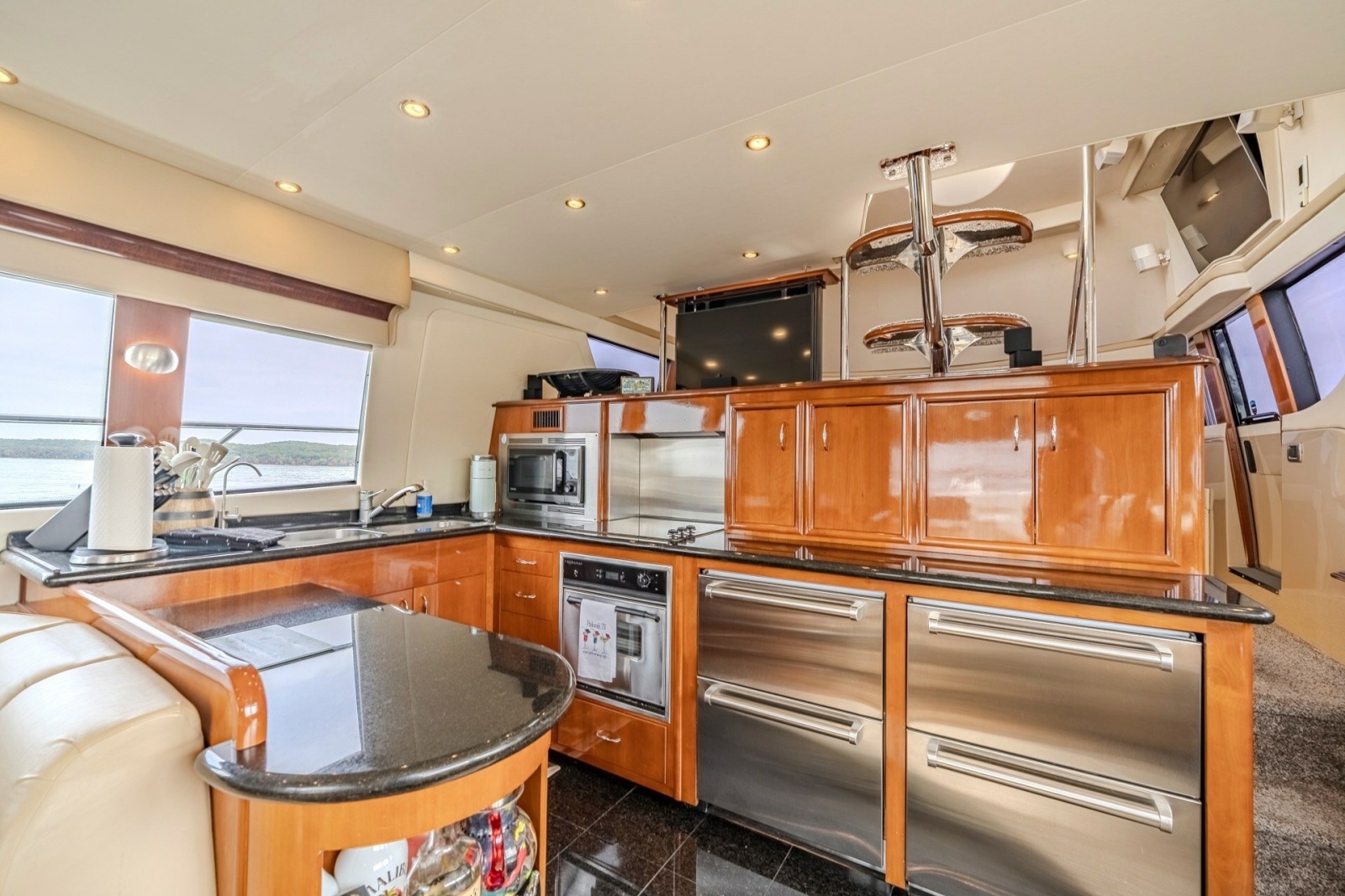 2006 Carver 56 Voyager