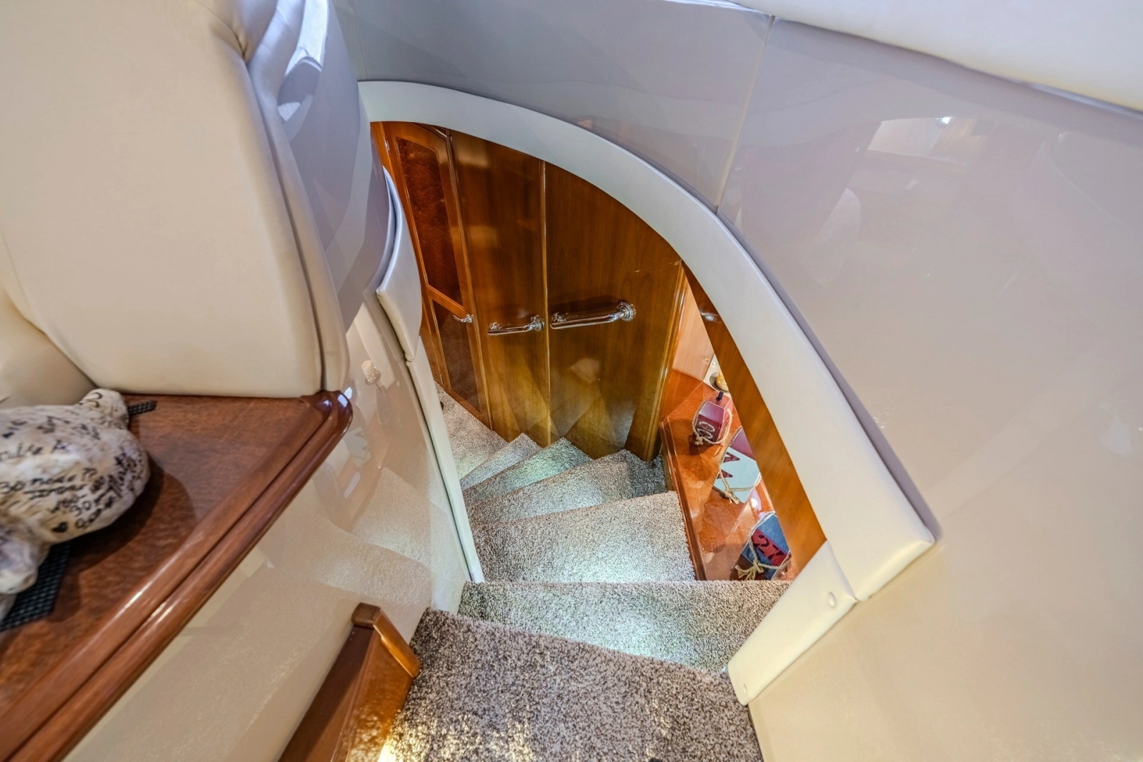 2006 Carver 56 Voyager