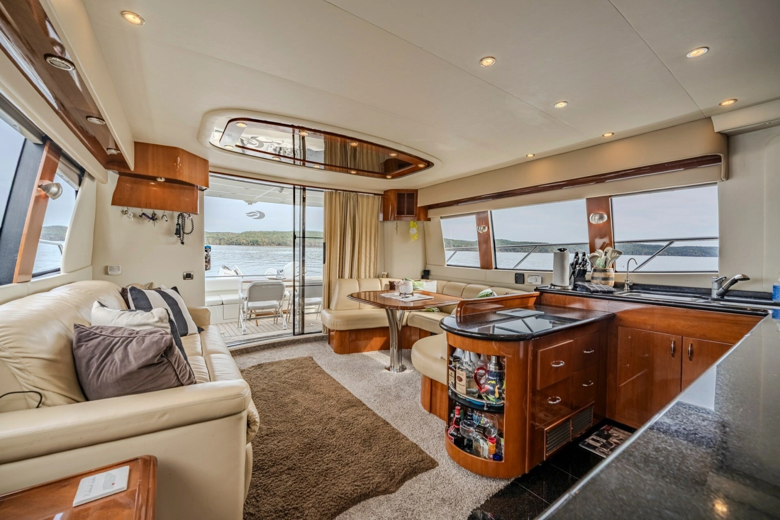 2006 Carver 56 Voyager