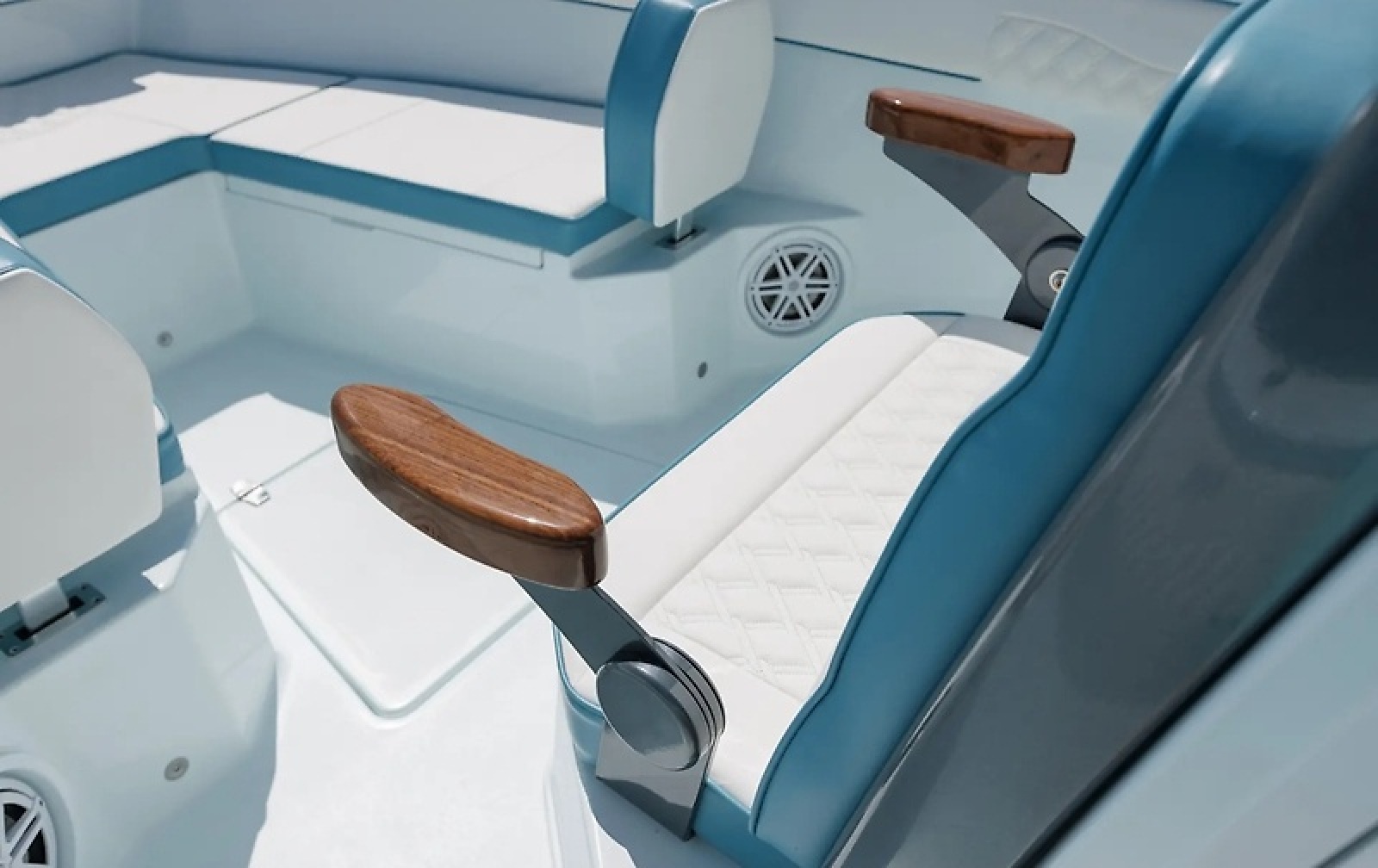 2027 Bimini 23