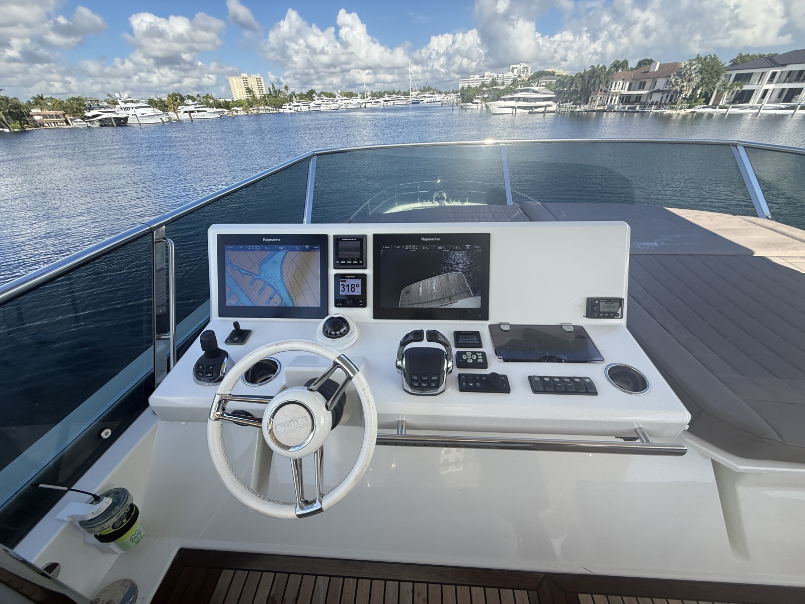 2018 Prestige 680 Flybridge