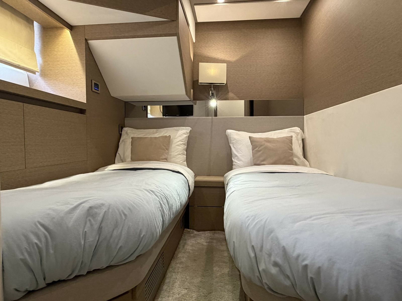 2018 Prestige 680 Flybridge