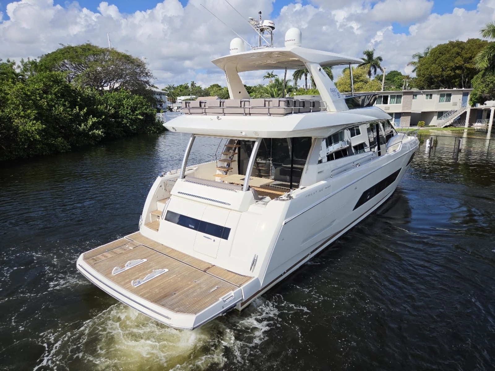 2018 Prestige 680 Flybridge