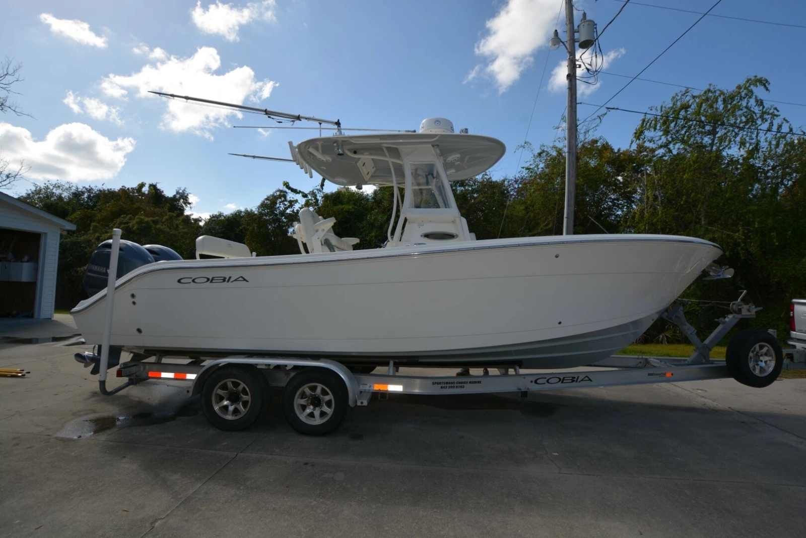 2017 Cobia 261CC