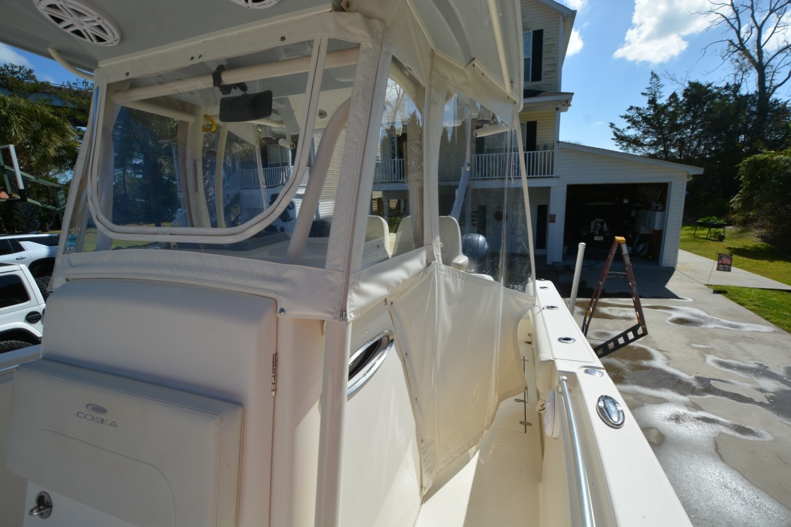 2017 Cobia 261CC — Marker 350