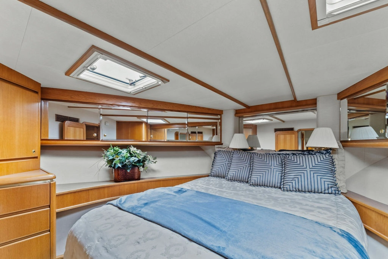 2000 West Bay Sonship 58