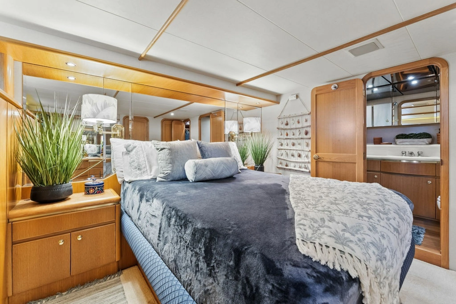 2000 West Bay Sonship 58