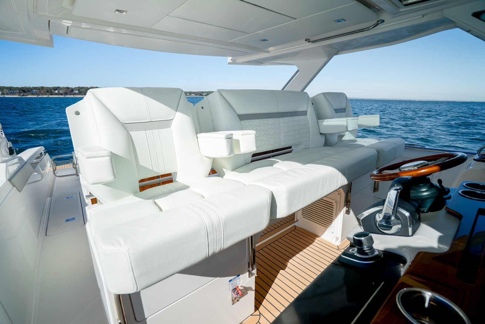 2023 Tiara Yachts 43 LS