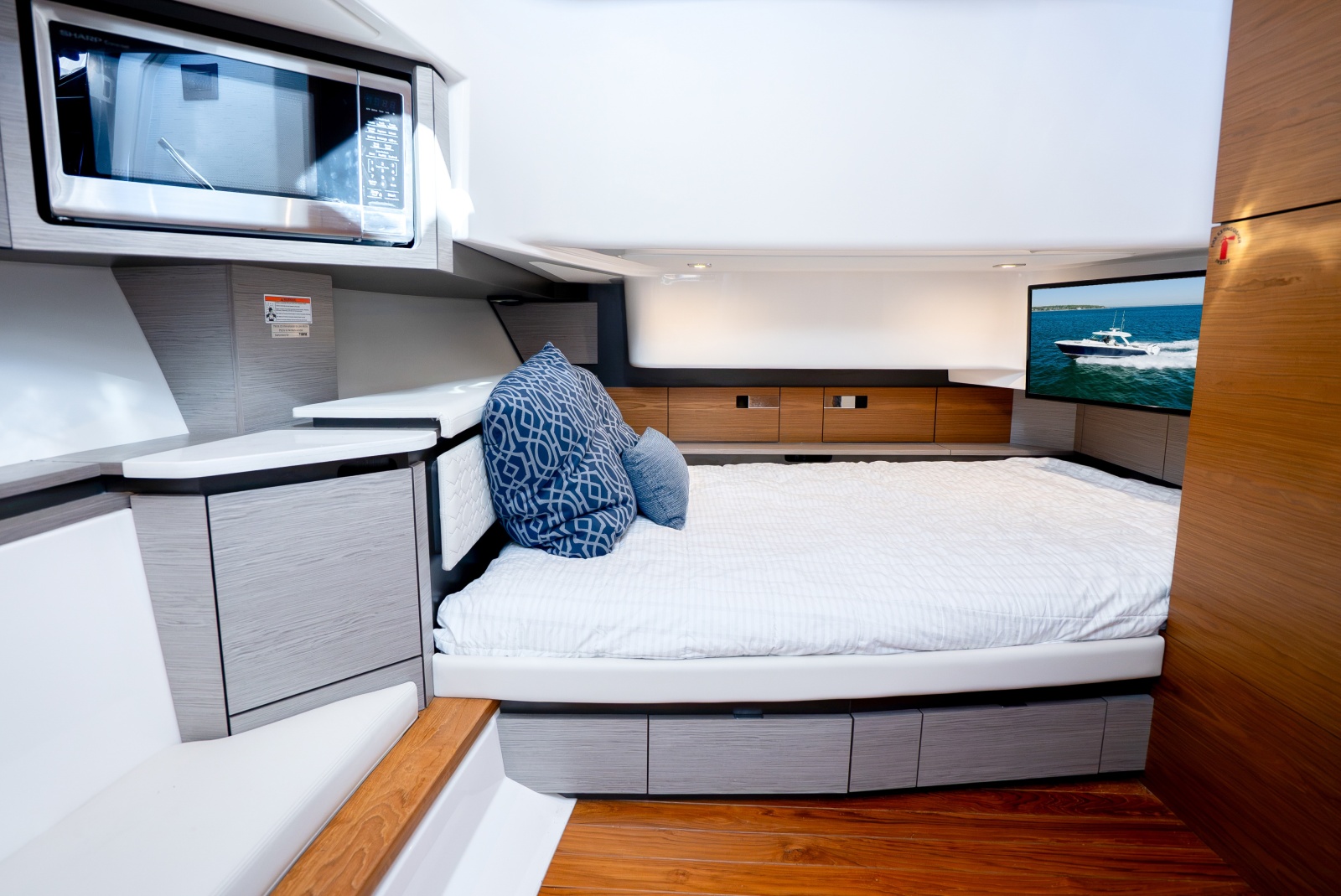 2023 Tiara Yachts 43 LS