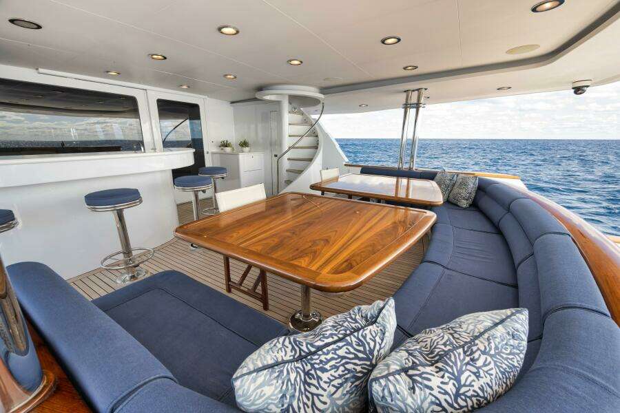 2002 Sovereign Raised Pilothouse