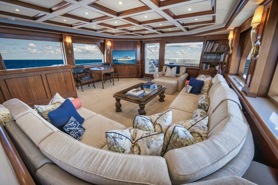 2002 Sovereign Raised Pilothouse