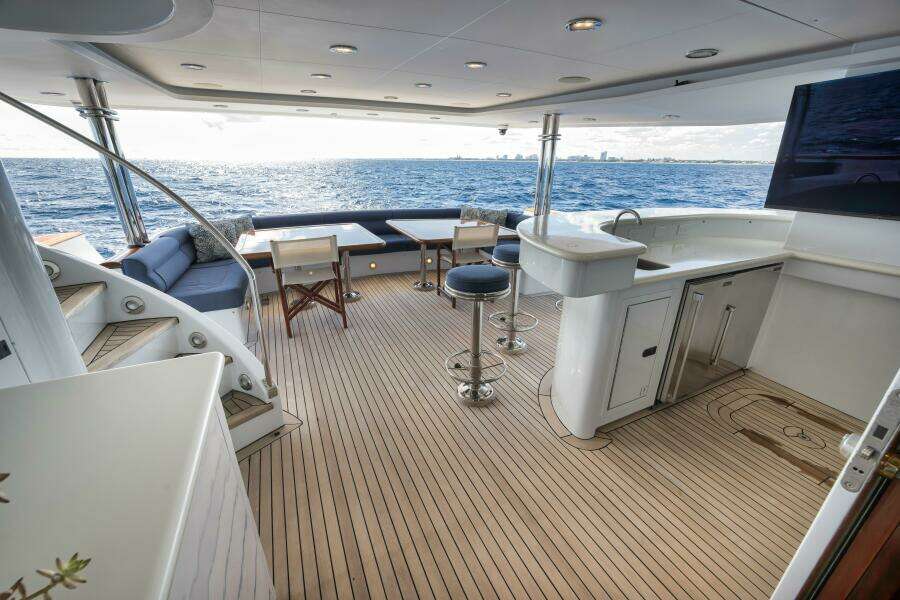 2002 Sovereign Raised Pilothouse