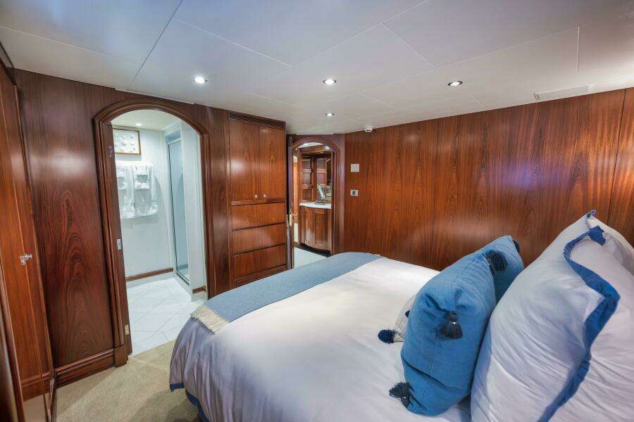 2002 Sovereign Raised Pilothouse