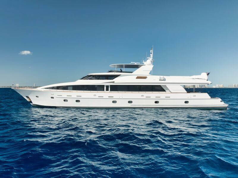 2002 Sovereign Raised Pilothouse