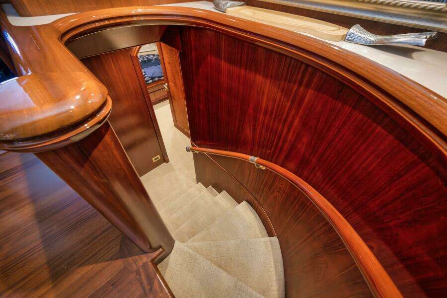 2002 Sovereign Raised Pilothouse