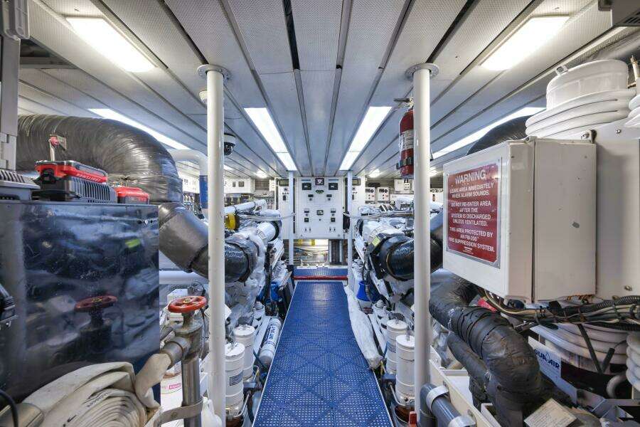2002 Sovereign Raised Pilothouse
