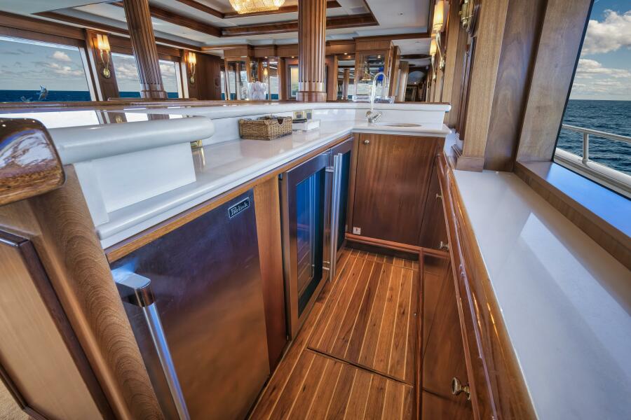 2002 Sovereign Raised Pilothouse
