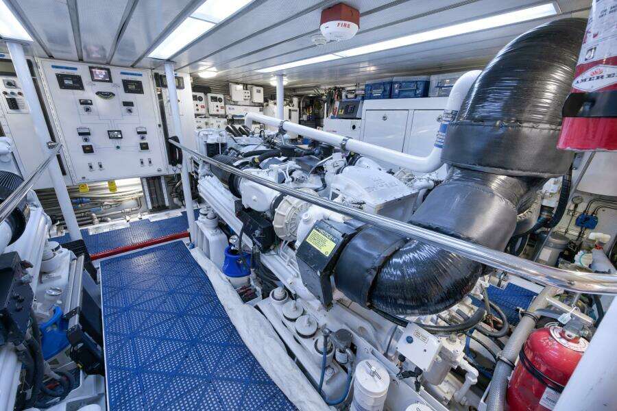 2002 Sovereign Raised Pilothouse