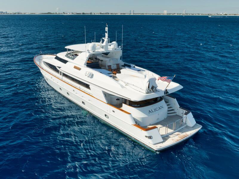 2002 Sovereign Raised Pilothouse