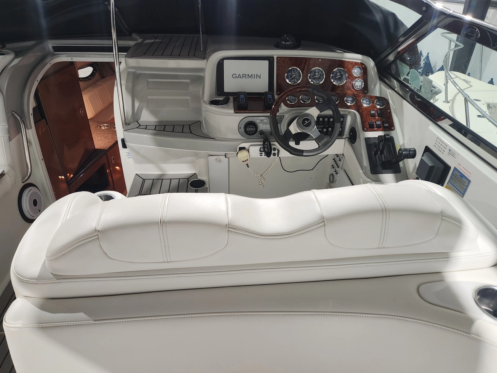 2004 Formula 330 Sun Sport