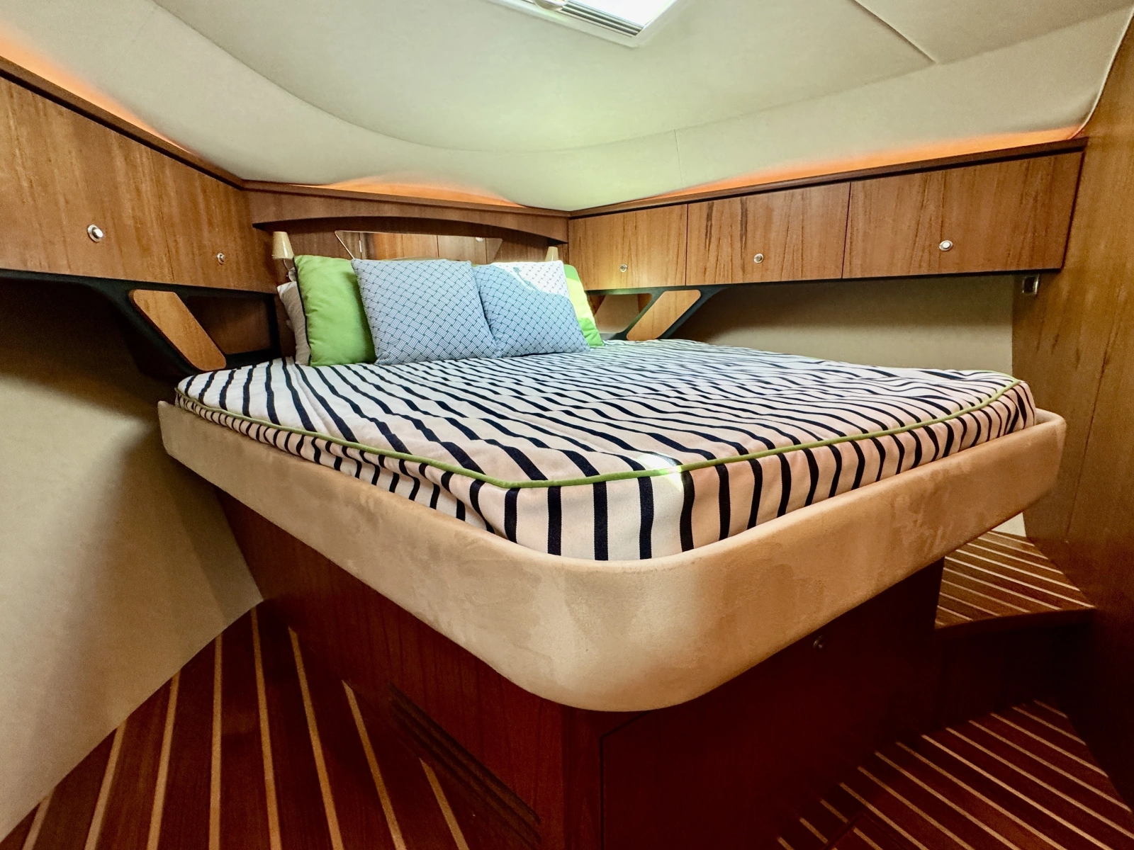 2006 Tiara Yachts 4300 Sovran