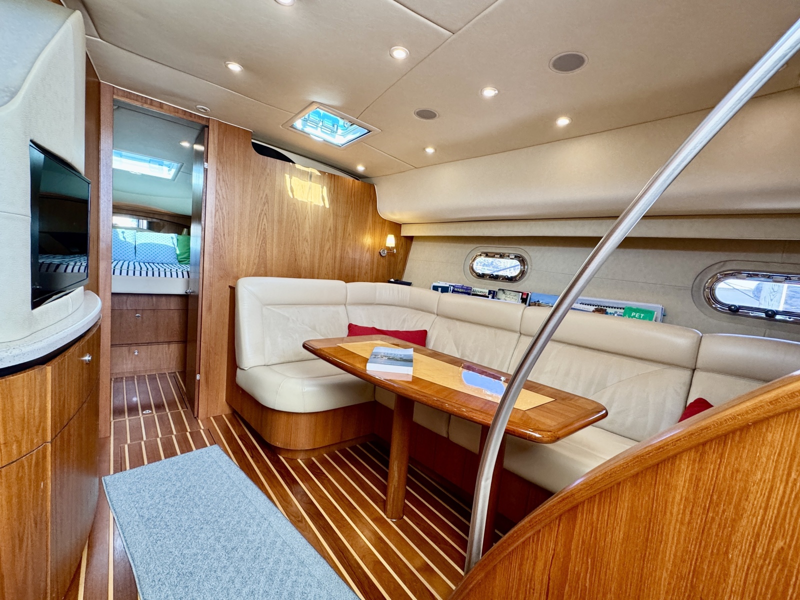 2006 Tiara Yachts 4300 Sovran
