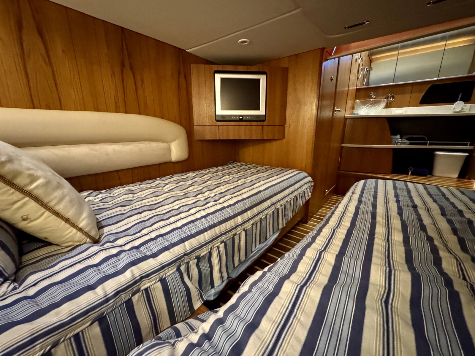 2006 Tiara Yachts 4300 Sovran