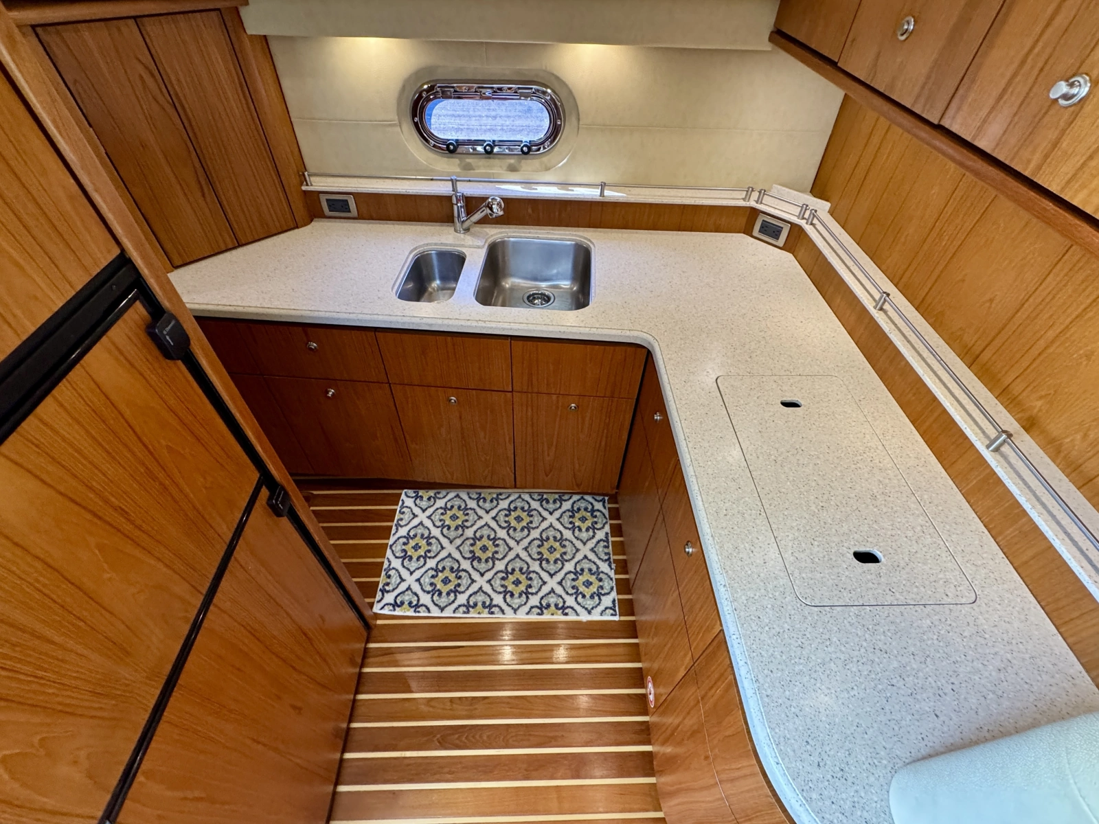 2006 Tiara Yachts 4300 Sovran
