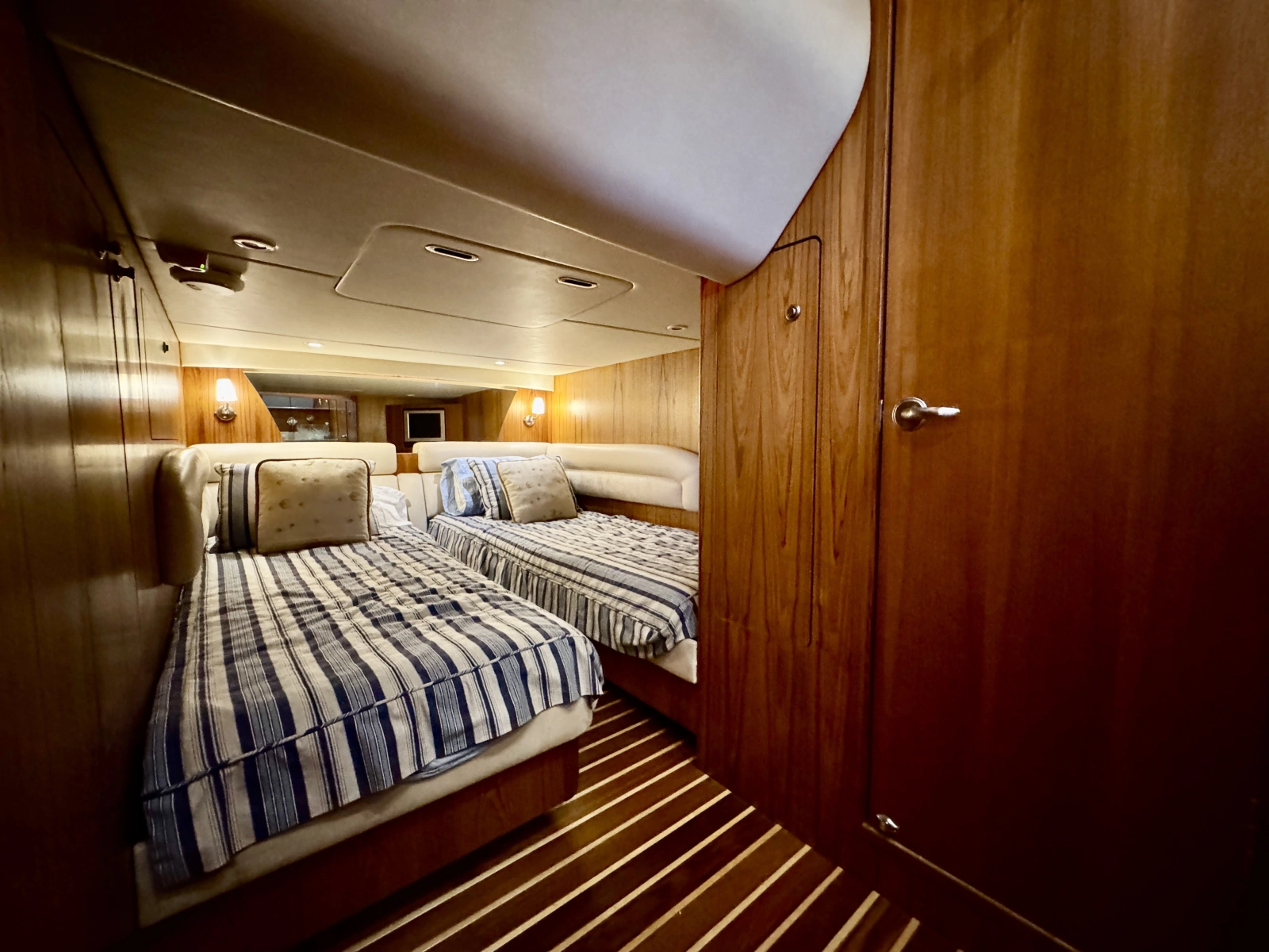 2006 Tiara Yachts 4300 Sovran